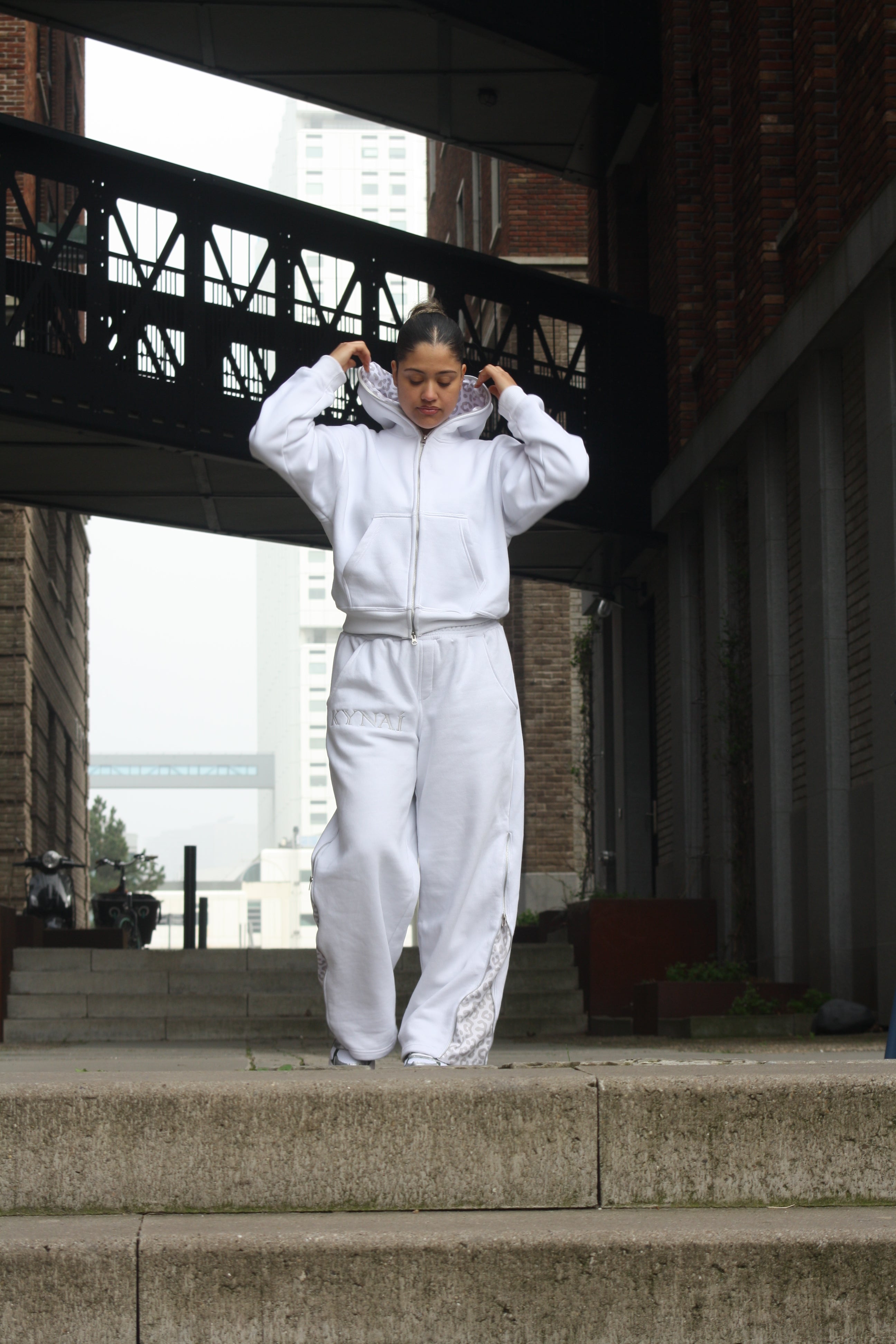 KYNAÍ Tracksuit